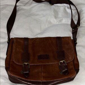 Vintage Fossil brown leather messenger bag